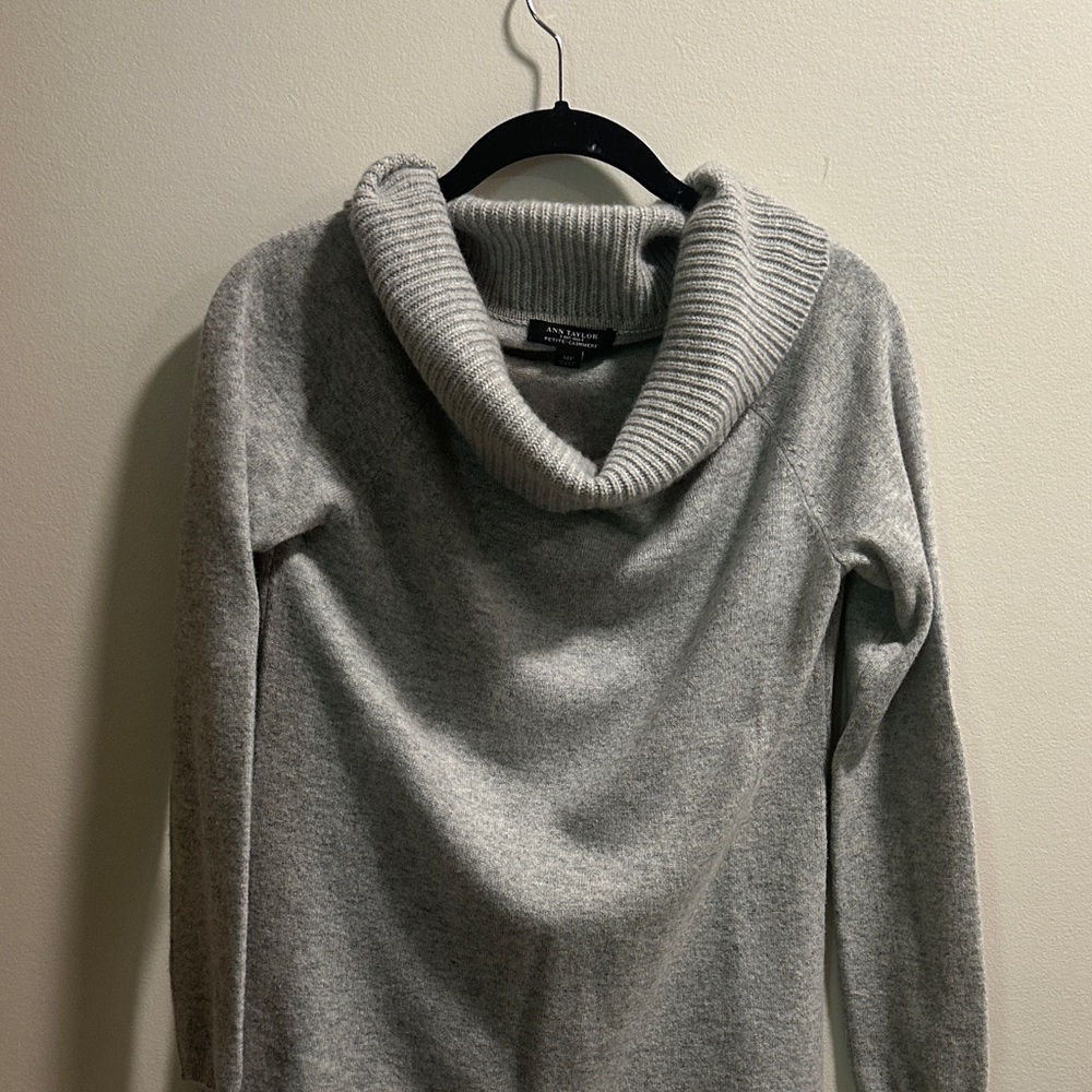 Ann Taylor Light Gray Cowl Neck Sweater - Picture 4 of 4